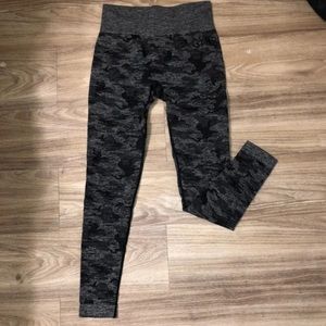 Black Camo Seamless Gymshark Leggings